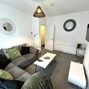 Spacious Two Bedroom Flat In , Barry United Kingdom