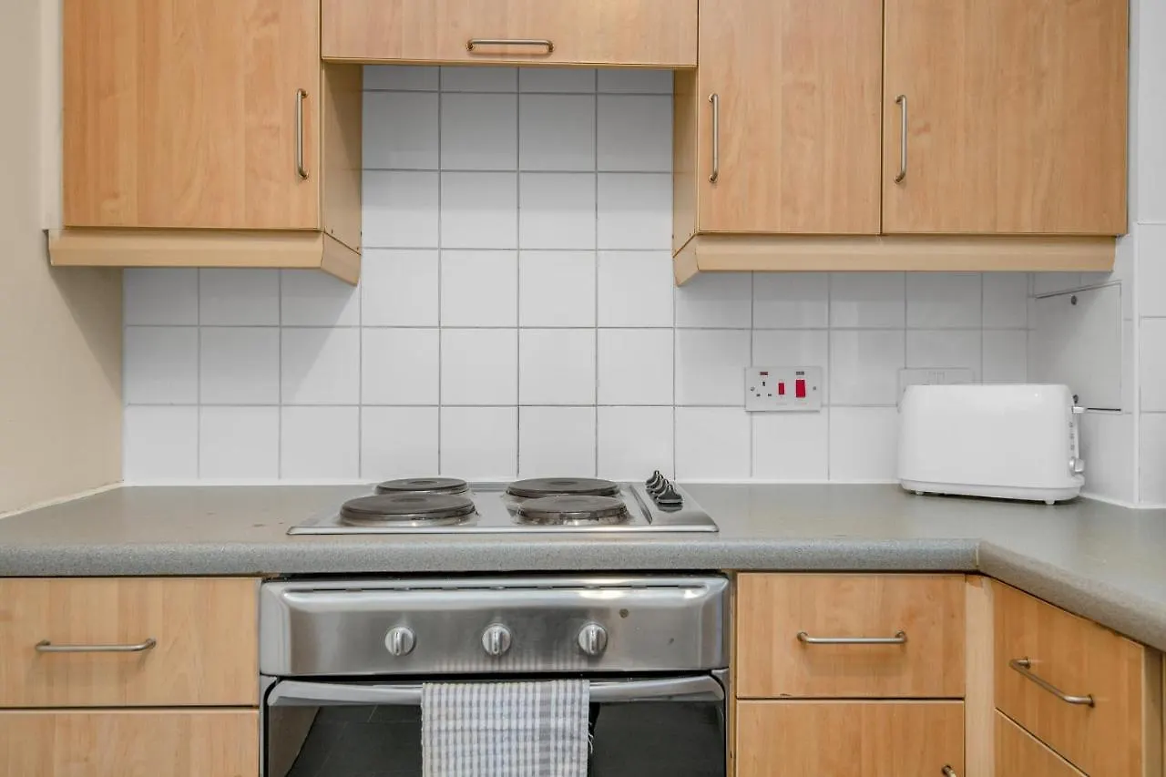 Edinburgh City Center Coady Apartment Sleeps 5 Free Car Park Space
