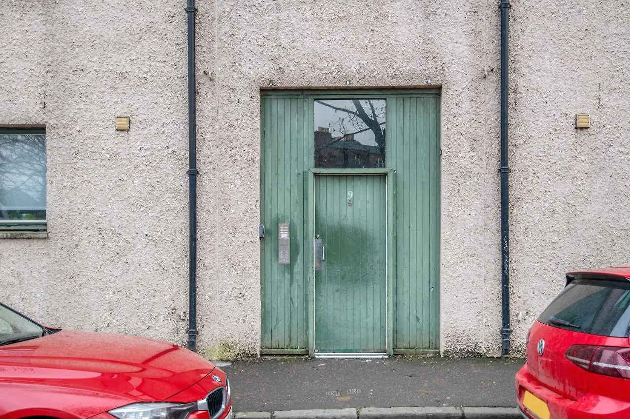 Edinburgh City Center Coady Apartment Sleeps 5 Free Car Park Space