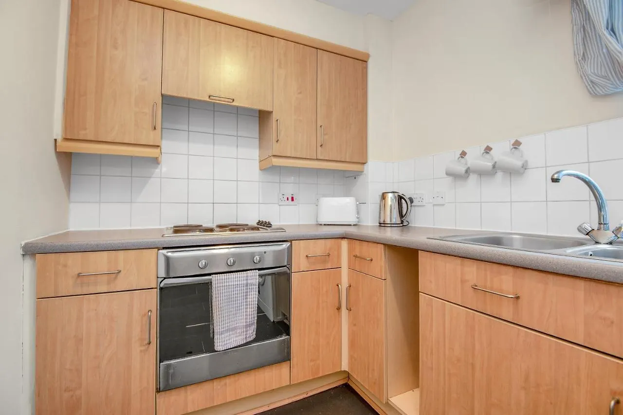 Edinburgh City Center Coady Apartment Sleeps 5 Free Car Park Space