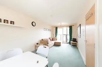 Edinburgh City Center Coady Apartment Sleeps 5 Free Car Park Space