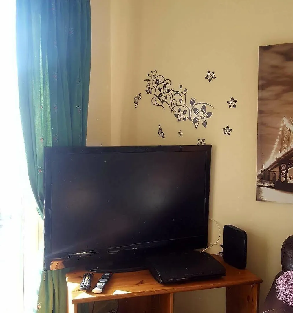 Edinburgh City Center Coady Apartment Sleeps 5 Free Car Park Space