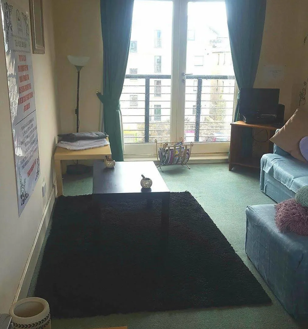 Edinburgh City Center Coady Apartment Sleeps 5 Free Car Park Space