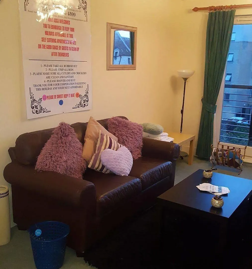 Edinburgh City Center Coady Apartment Sleeps 5 Free Car Park Space