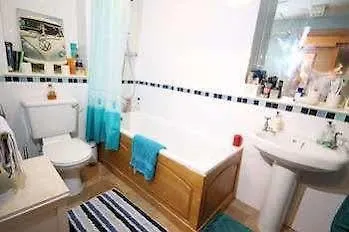 Edinburgh City Center Coady Apartment Sleeps 5 Free Car Park Space