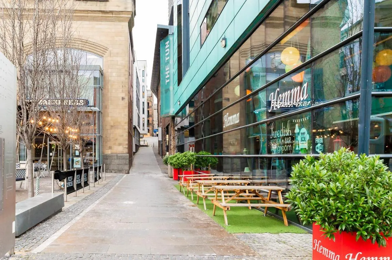 Edinburgh City Center Coady Apartment Sleeps 5 Free Car Park Space