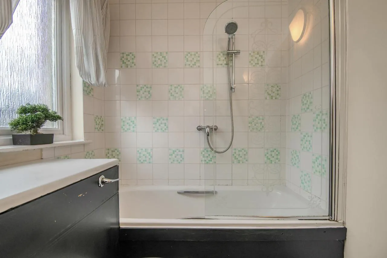 Edinburgh City Center Coady Apartment Sleeps 5 Free Car Park Space イギリス